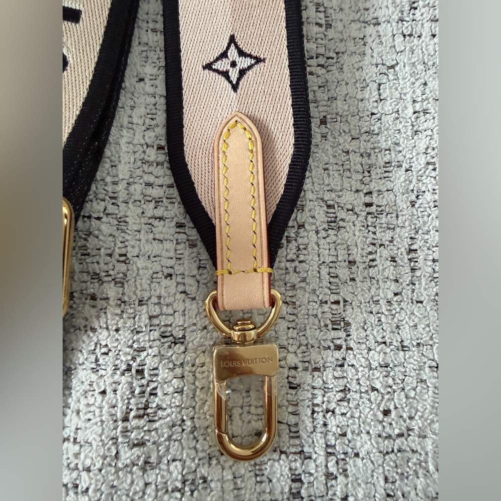 LV Bandouliere Strap - Picture 3 of 5